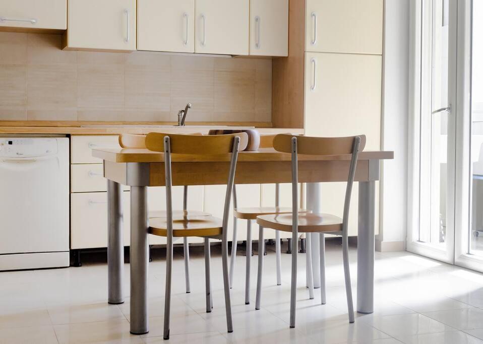 City Suite - Appartamento Spazioso Nel Centro Di Bari Extérieur photo